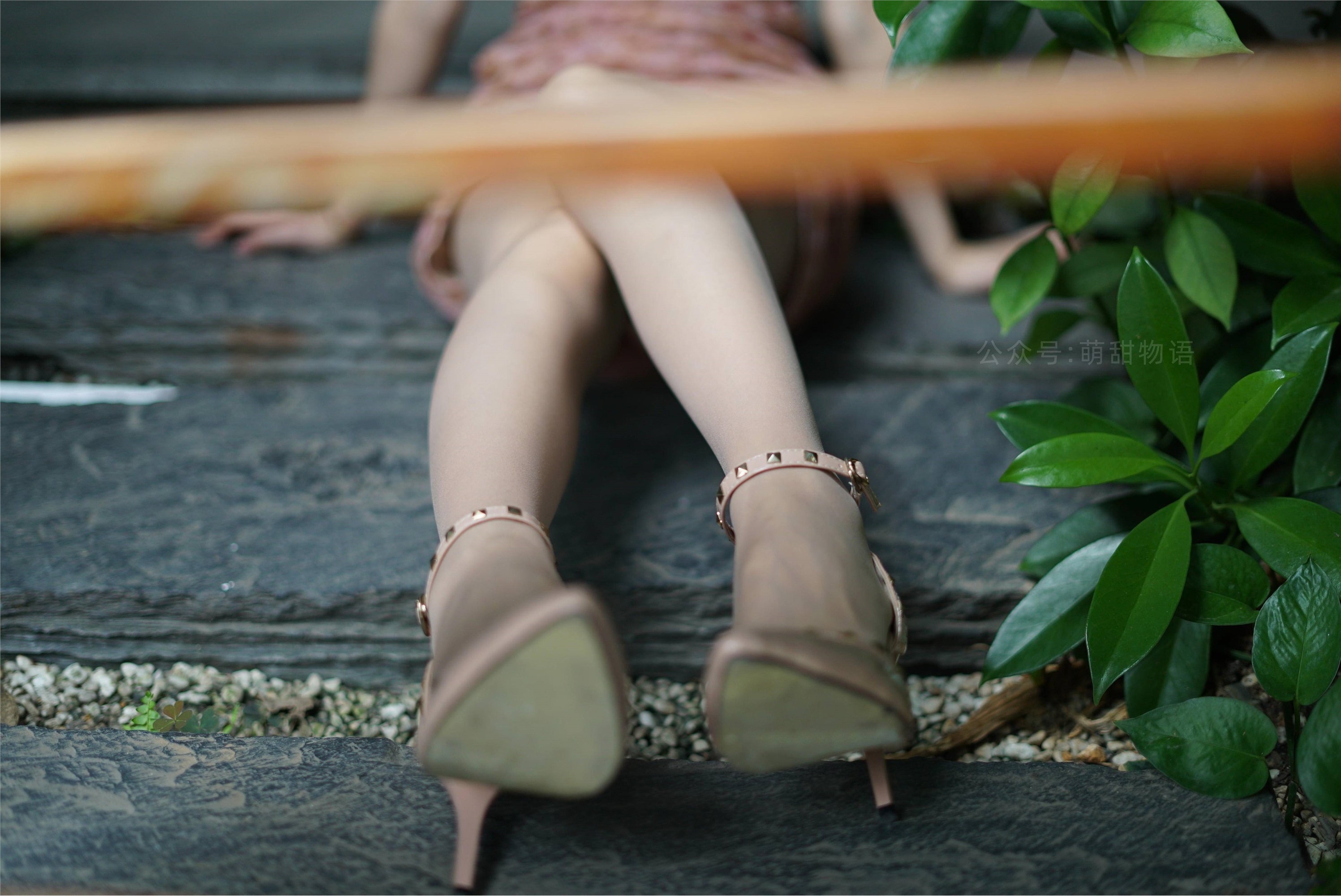 萌甜物语 XM132《碎花连衣裙-腿腿》